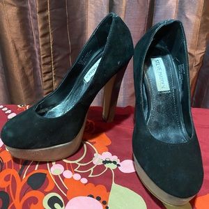 Black Platform Pump